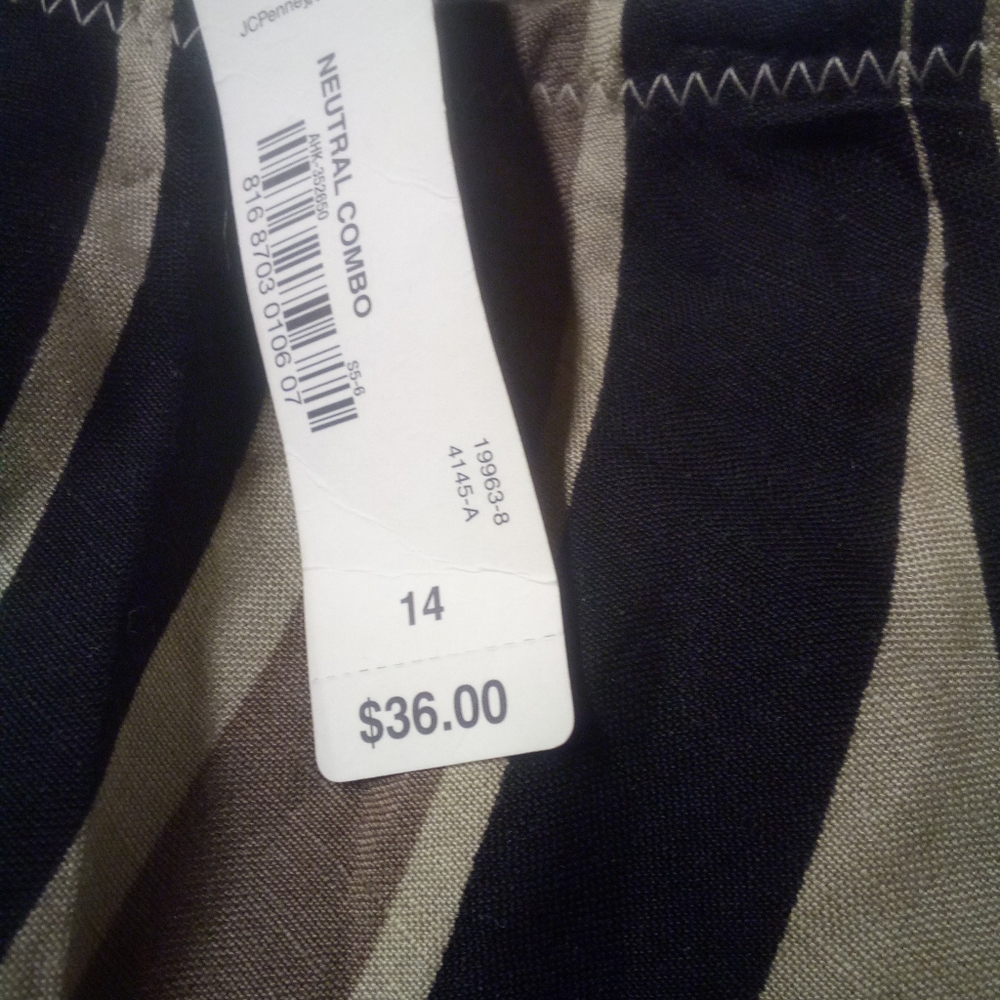 East 5th skirt size 14 , brown and black in color